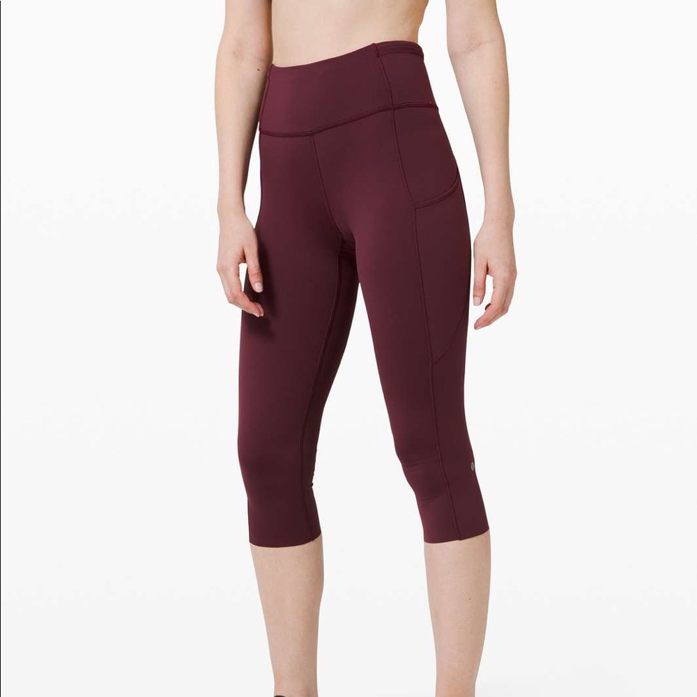 NWT Lululemon Fast and Free Crop 19" in Cassis